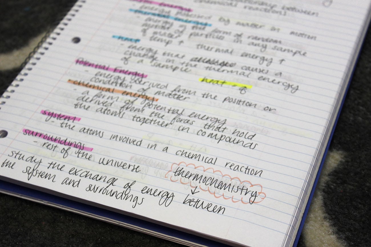 note-taking-tips-highlighting-close-3-living-the-gray-life