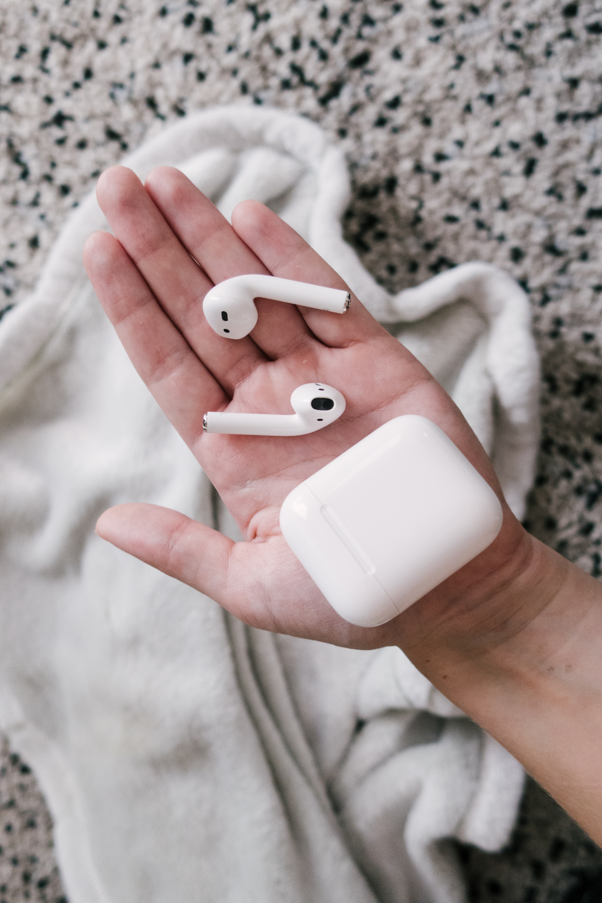 Apple Airpods Review 2