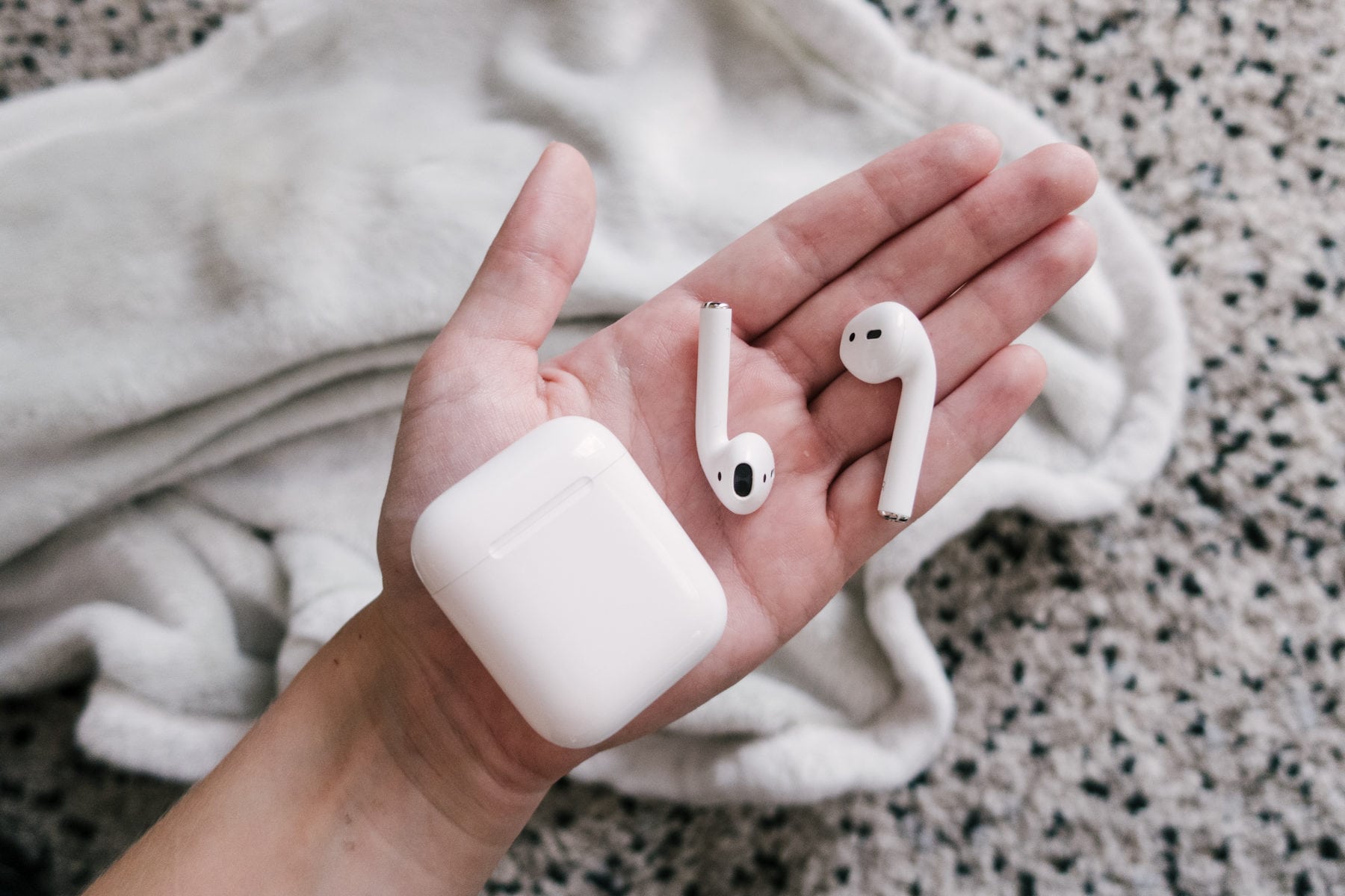 Apple Airpods Review 2