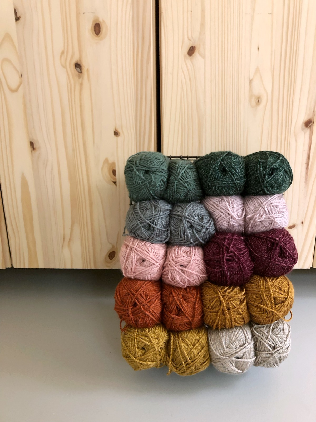 Crochet Temperature Blanket 2023 – Lion Brand Yarn
